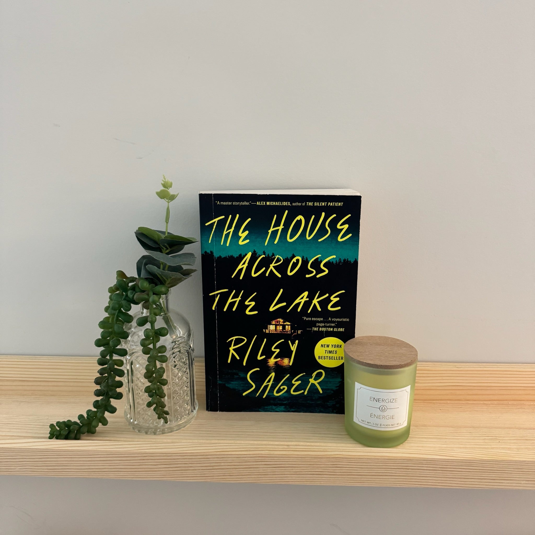 The House Across the Lake: Sager